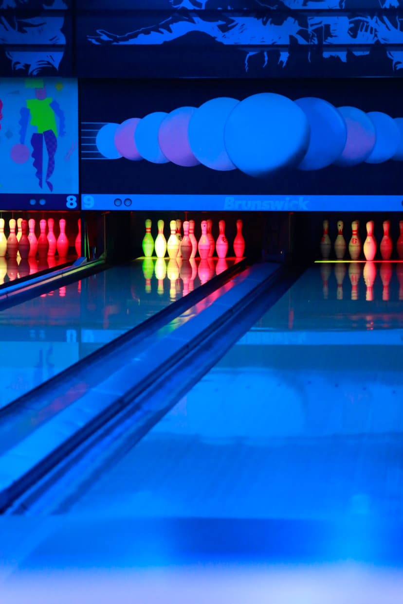 Bowling Van der Merwe Center