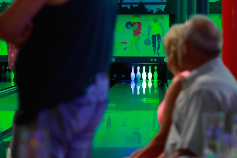 Bowling Van der Merwe Center