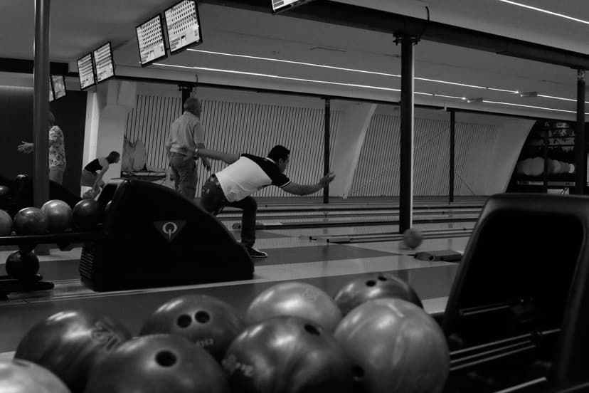 Bowling Van der Merwe Center