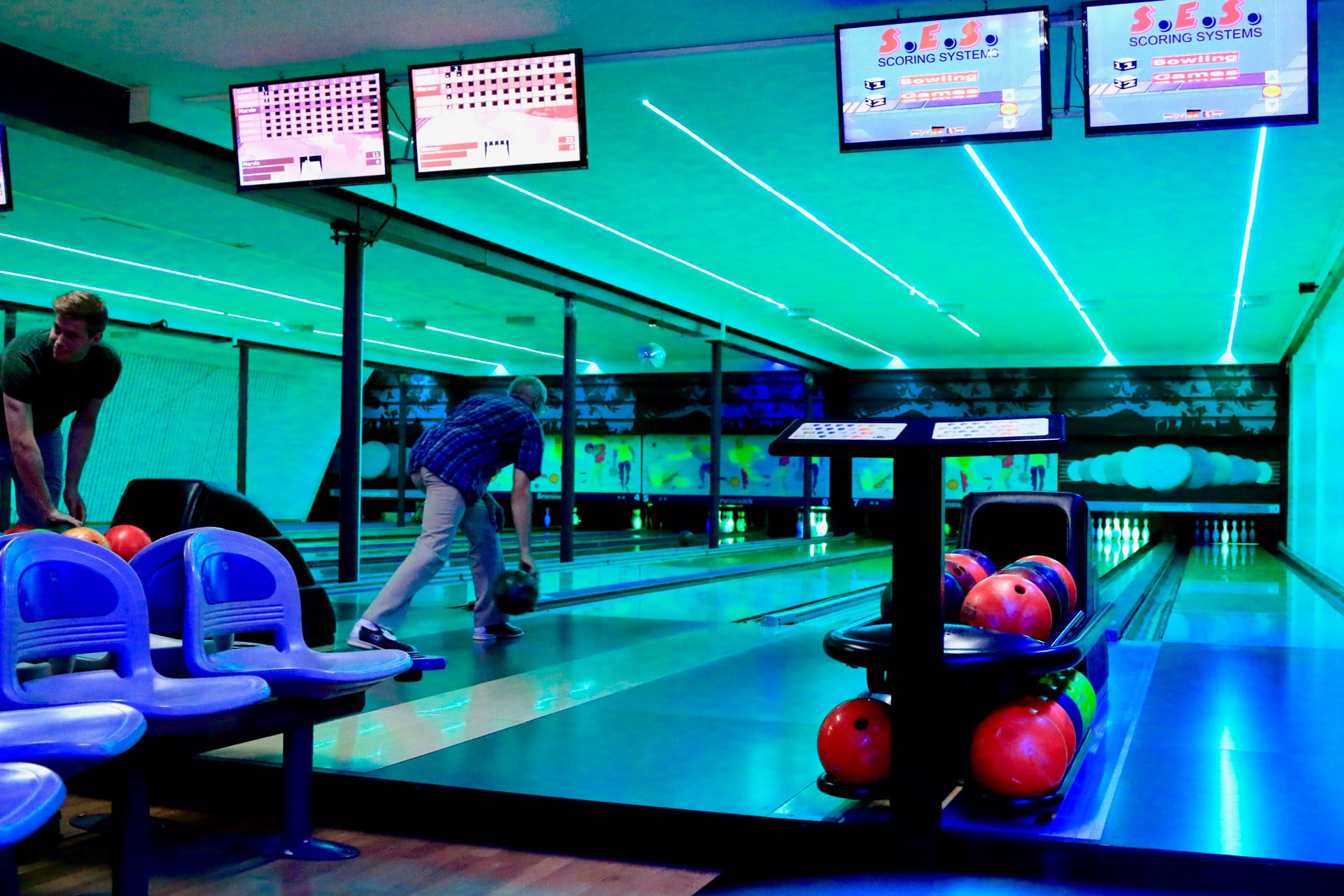 Bowling Van der Merwe Center